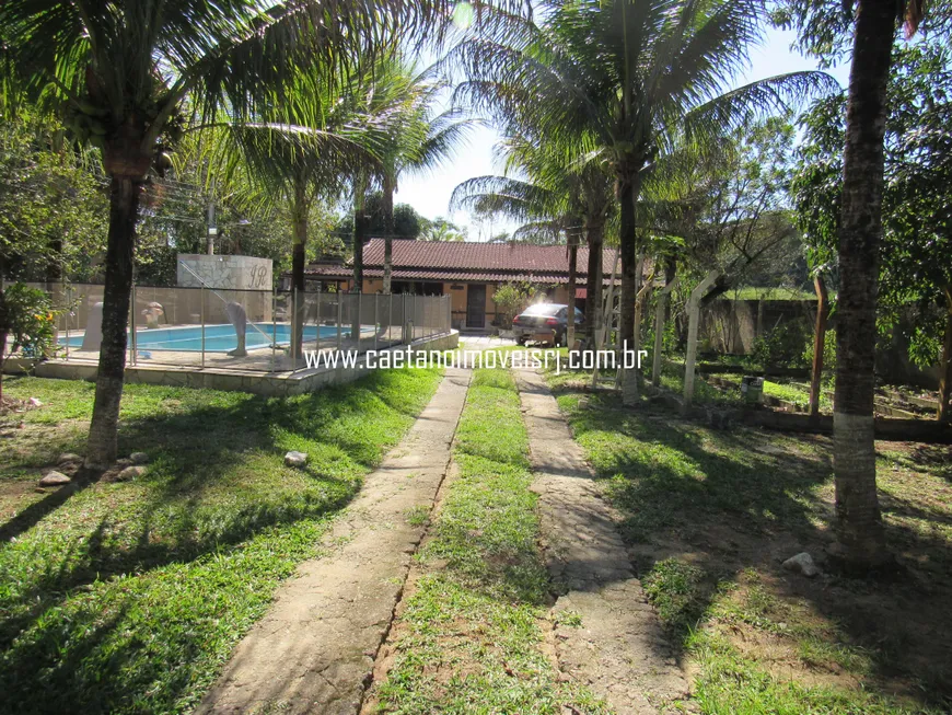 Foto 1 de Fazenda/Sítio com 3 Quartos à venda, 2900m² em Papucaia, Cachoeiras de Macacu