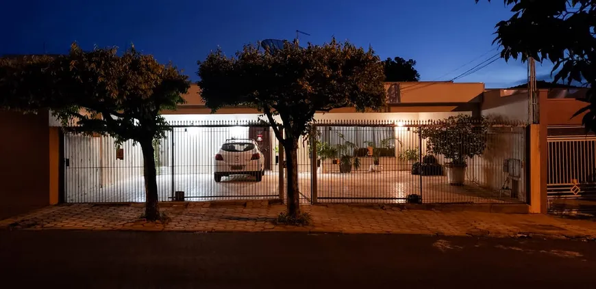 Foto 1 de Sobrado com 4 Quartos à venda, 357m² em Vila Cardia, Bauru