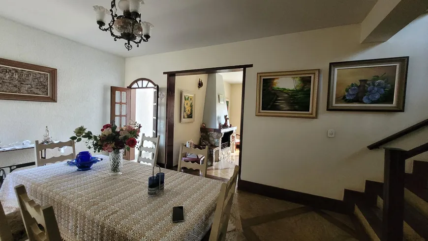 Foto 1 de Casa com 5 Quartos à venda, 340m² em Dona Clara, Belo Horizonte
