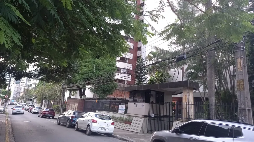 Foto 1 de Apartamento com 3 Quartos à venda, 130m² em Aflitos, Recife