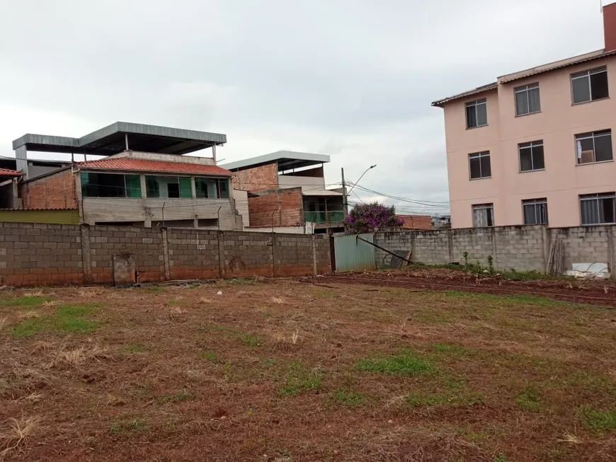 Foto 1 de Lote/Terreno à venda, 720m² em Jardim Laguna, Contagem