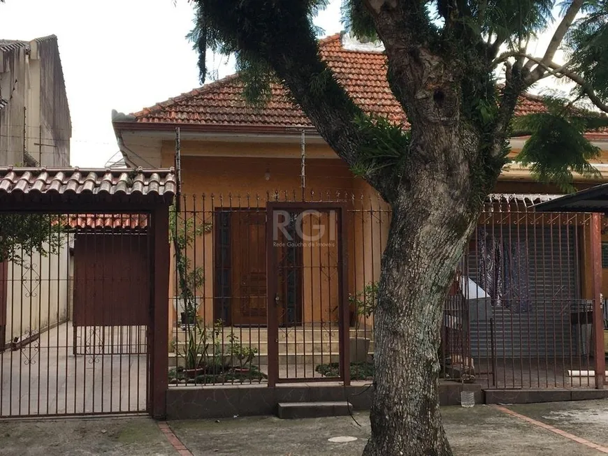 Foto 1 de Casa com 3 Quartos à venda, 155m² em São José, Porto Alegre