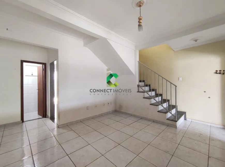 Foto 1 de Casa com 2 Quartos à venda, 140m² em Sapucaias III, Contagem