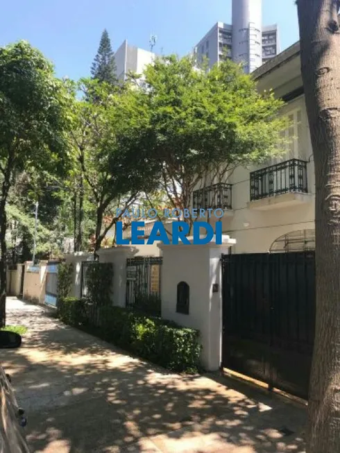 Foto 1 de Casa com 4 Quartos à venda, 285m² em Jardim Paulistano, São Paulo