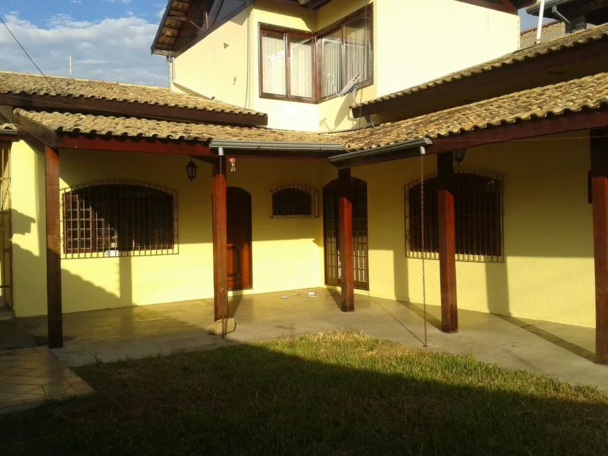 Foto 1 de Casa com 3 Quartos à venda, 220m² em Jardim Amália, Caçapava