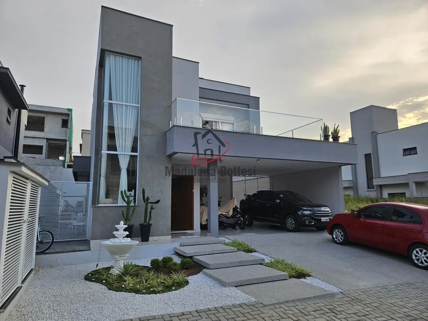 Foto 1 de Casa de Condomínio com 3 Quartos à venda, 197m² em Cezar de Souza, Mogi das Cruzes