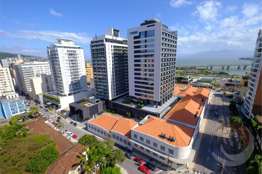 Foto 1 de Apartamento com 2 Quartos à venda, 73m² em Centro, Florianópolis