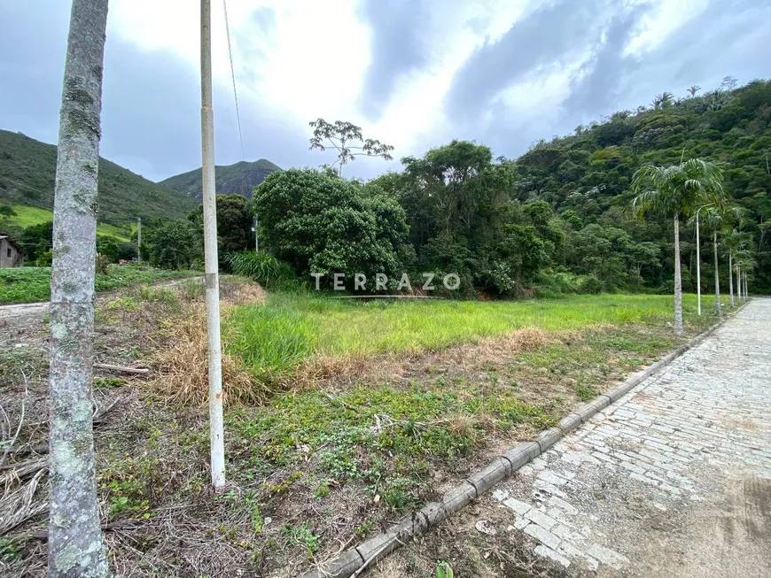 Foto 1 de Lote/Terreno à venda, 300m² em Serra, Teresópolis