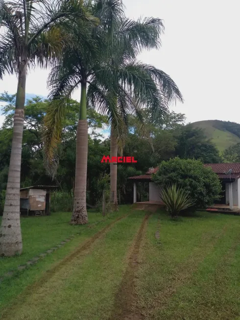 Foto 1 de Fazenda/Sítio com 2 Quartos à venda, 140m² em Dos Souzas, Monteiro Lobato