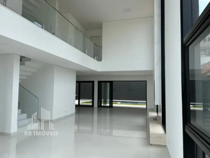 Foto 1 de Casa de Condomínio com 4 Quartos à venda, 350m² em Alphaville, Santana de Parnaíba