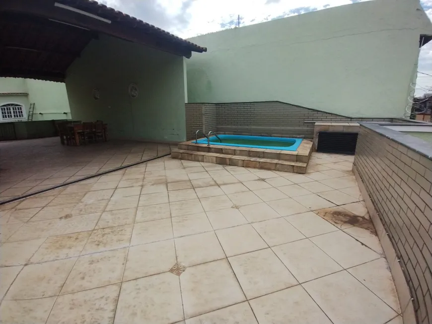 Foto 1 de Casa com 4 Quartos à venda, 350m² em Vila Kosmos, Rio de Janeiro