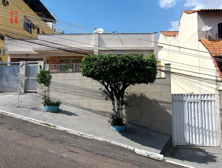 Foto 1 de Casa com 3 Quartos à venda, 350m² em Jardim Vinte e Cinco de Agosto, Duque de Caxias