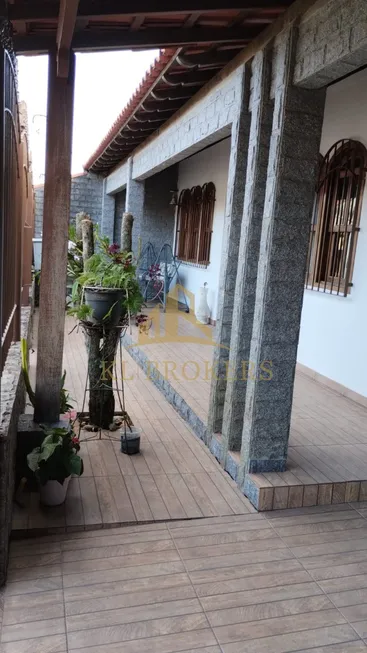 Foto 1 de Casa com 4 Quartos à venda, 200m² em JARDIM TIRADENTES, Volta Redonda