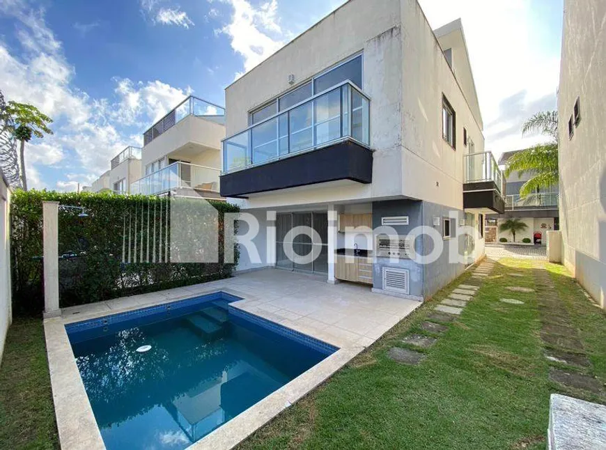 Foto 1 de Casa de Condomínio com 3 Quartos à venda, 268m² em Recreio Dos Bandeirantes, Rio de Janeiro
