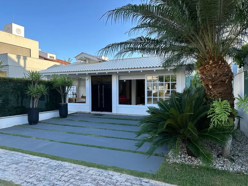 Foto 1 de Casa com 4 Quartos à venda, 350m² em Jurerê Internacional, Florianópolis