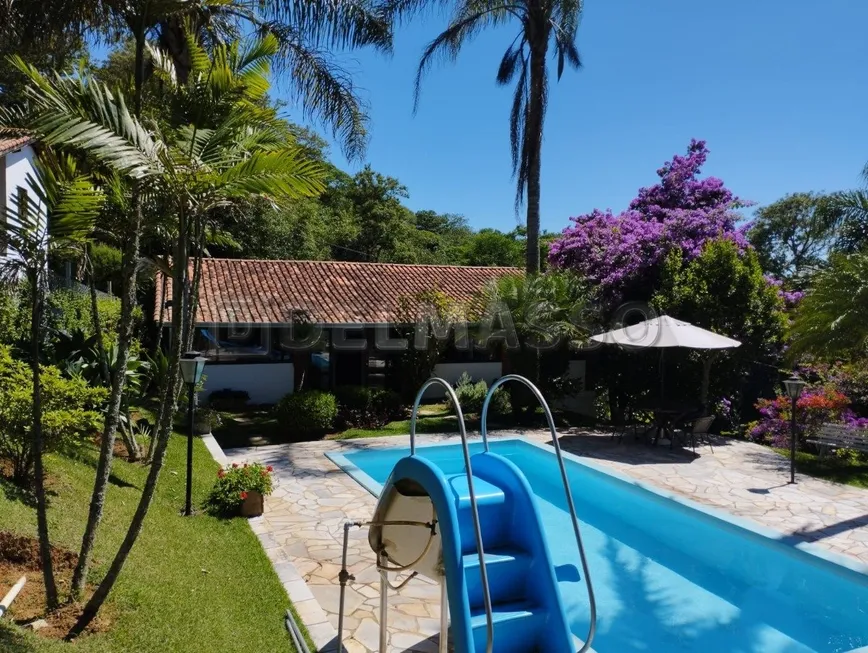 Foto 1 de Fazenda/Sítio com 3 Quartos à venda, 1730m² em Curral, Ibiúna