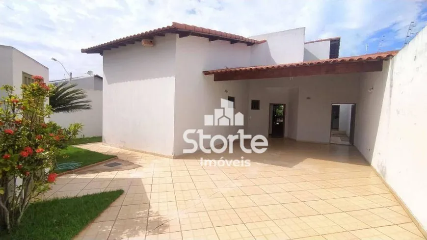 Foto 1 de Casa com 4 Quartos à venda, 201m² em Cidade Jardim, Uberlândia