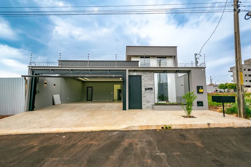 Foto 1 de Casa com 3 Quartos à venda, 233m² em Residencial Interlagos, Rio Verde