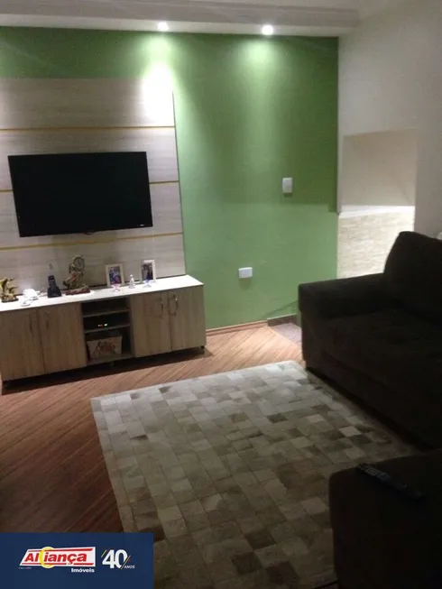 Foto 1 de Sobrado com 3 Quartos para alugar, 225m² em Vila Rosalia, Guarulhos
