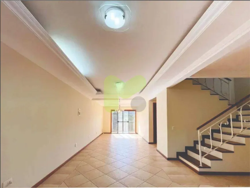 Foto 1 de Casa com 3 Quartos à venda, 220m² em Glória, Macaé