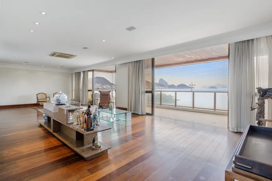 Foto 1 de Apartamento com 4 Quartos à venda, 371m² em Copacabana, Rio de Janeiro