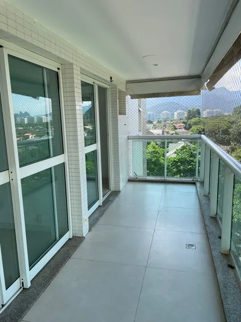 Foto 1 de Apartamento com 4 Quartos à venda, 138m² em Barra da Tijuca, Rio de Janeiro