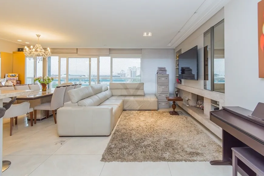 Foto 1 de Apartamento com 3 Quartos à venda, 138m² em Rio Branco, Porto Alegre