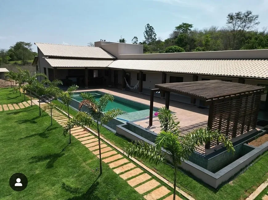 Foto 1 de Fazenda/Sítio com 3 Quartos à venda, 615m² em Centro, Santa Bárbara de Goiás