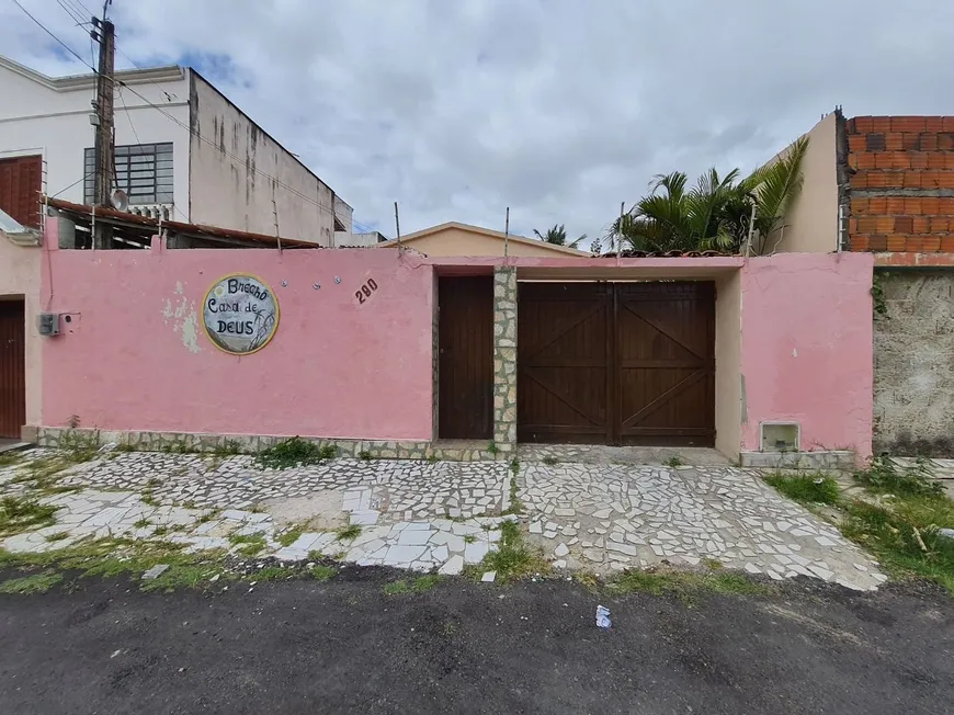 Foto 1 de Casa com 3 Quartos para alugar, 180m² em Cajazeiras, Fortaleza