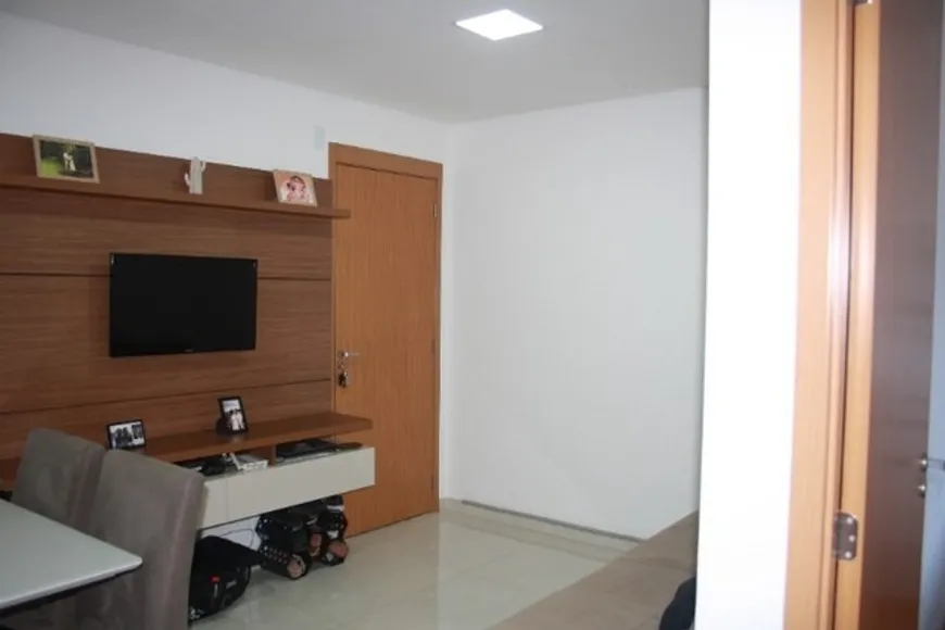 Foto 1 de Apartamento com 2 Quartos à venda, 50m² em Chácaras Reunidas Santa Terezinha, Contagem
