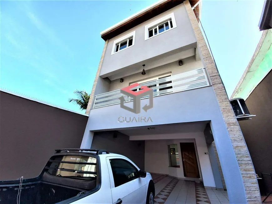 Foto 1 de Sobrado com 3 Quartos à venda, 290m² em Vila Sacadura Cabral, Santo André