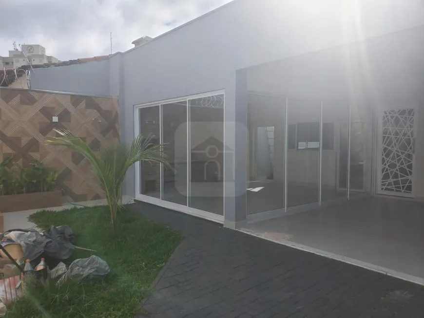 Foto 1 de Casa com 3 Quartos à venda, 150m² em Jardim Patrícia, Uberlândia