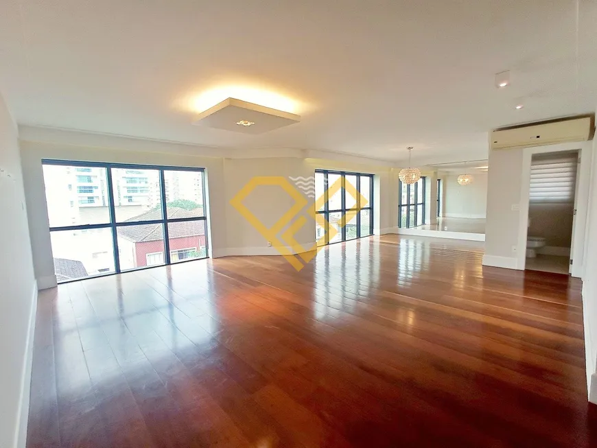 Foto 1 de Apartamento com 4 Quartos à venda, 300m² em Gonzaga, Santos