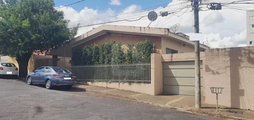 Foto 1 de Casa com 3 Quartos à venda, 300m² em Cazeca, Uberlândia