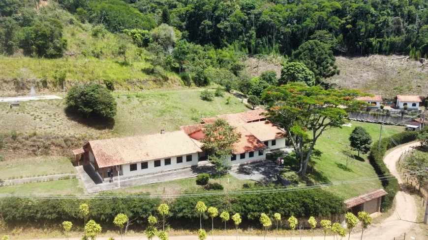 Foto 1 de Fazenda/Sítio com 7 Quartos à venda, 760m² em Ponte Nova, Teresópolis