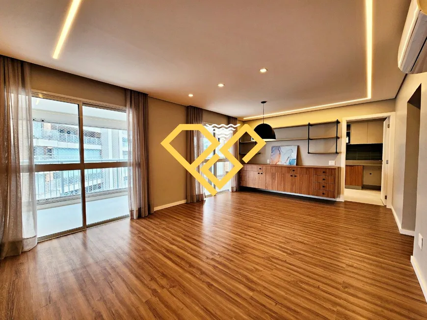 Foto 1 de Apartamento com 3 Quartos à venda, 159m² em Gonzaga, Santos