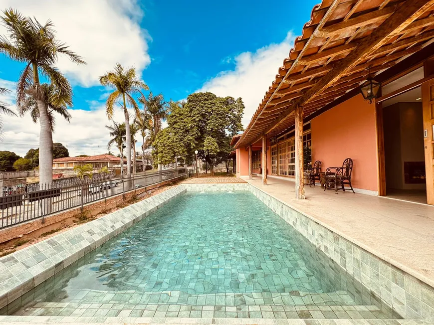 Foto 1 de Casa com 5 Quartos à venda, 360m² em São Luíz, Belo Horizonte