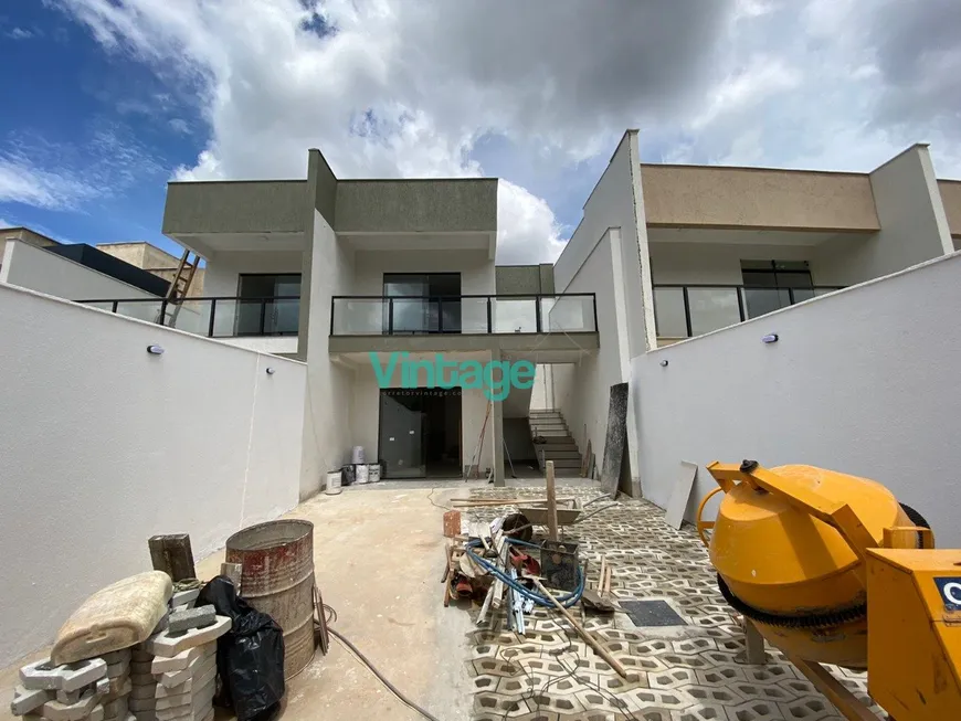 Foto 1 de Casa com 2 Quartos à venda, 80m² em Vale das Orquideas, Contagem