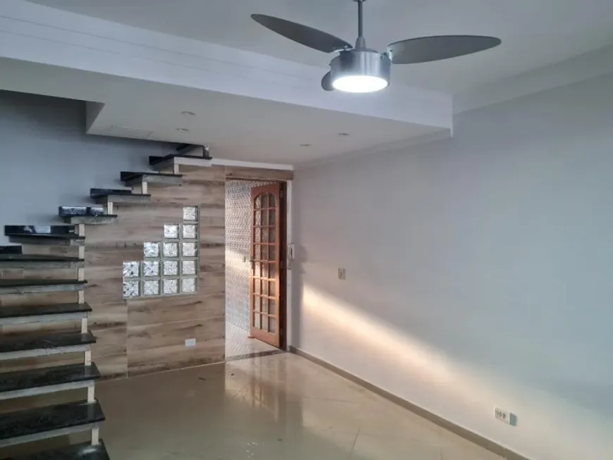 Foto 1 de Casa com 2 Quartos à venda, 65m² em Conceição, Osasco