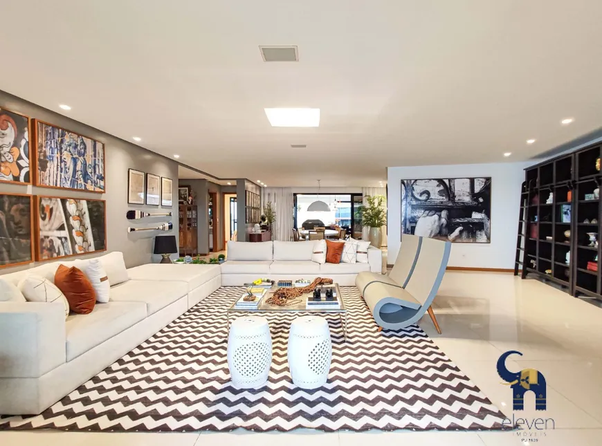 Foto 1 de Apartamento com 5 Quartos à venda, 330m² em Ondina, Salvador