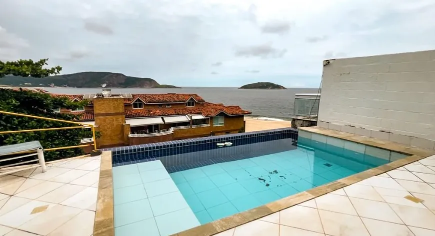 Foto 1 de Casa com 5 Quartos para alugar, 360m² em Camboinhas, Niterói