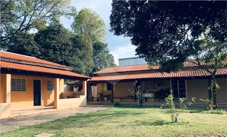 Foto 1 de Fazenda/Sítio com 3 Quartos à venda, 130m² em Centro, Ibaté