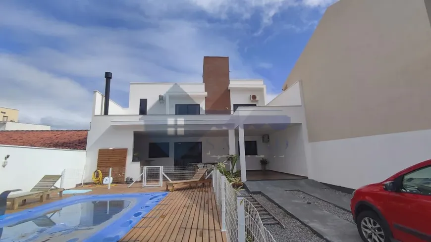 Foto 1 de Casa com 4 Quartos à venda, 220m² em Praia da Pinheira, Palhoça