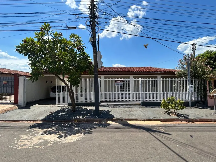 Foto 1 de Casa com 4 Quartos à venda, 201m² em CPA II, Cuiabá