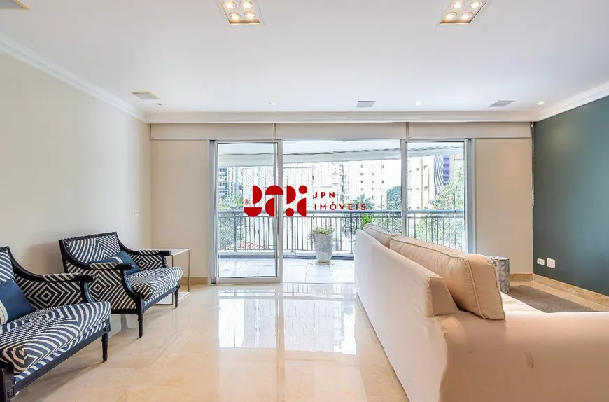 Foto 1 de Apartamento com 3 Quartos para venda ou aluguel, 140m² em Itaim Bibi, São Paulo