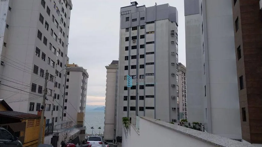 Foto 1 de Casa com 2 Quartos à venda, 68m² em Agronômica, Florianópolis