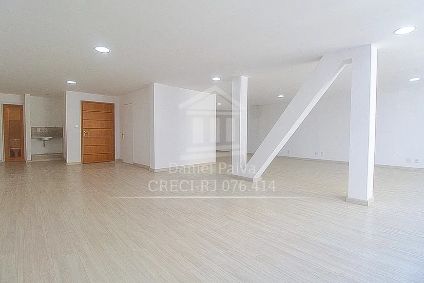 Foto 1 de Sala Comercial para alugar, 110m² em Centro, Rio de Janeiro