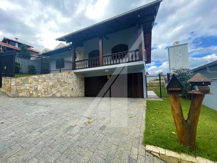 Foto 1 de Casa com 3 Quartos à venda, 275m² em Vila Nova, Blumenau