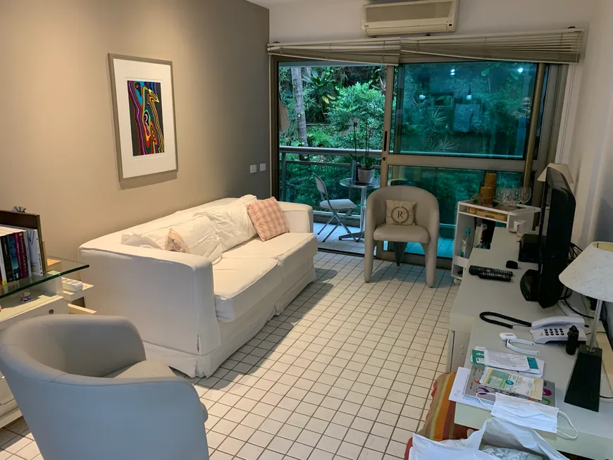 Foto 1 de Apartamento com 1 Quarto à venda, 54m² em Lagoa, Rio de Janeiro