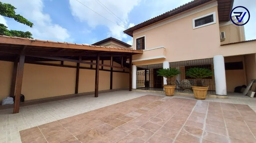 Foto 1 de Casa com 4 Quartos à venda, 270m² em Engenheiro Luciano Cavalcante, Fortaleza